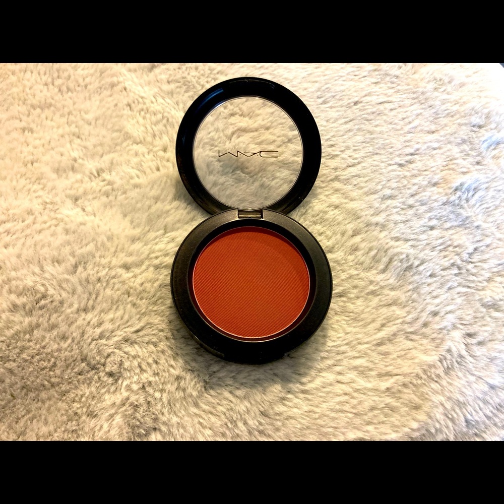 MAC Fever powder blush